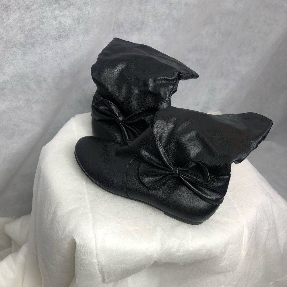 Kid boots